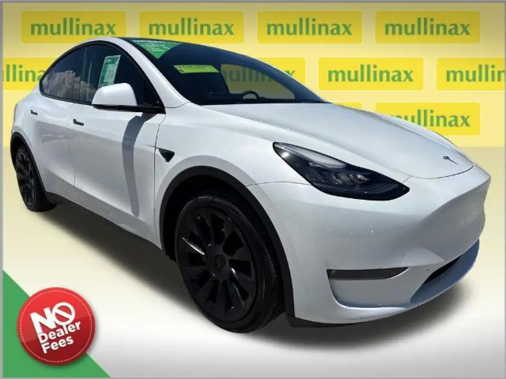 Tesla Model Y 2023 AWD Long Range 4p Crossover