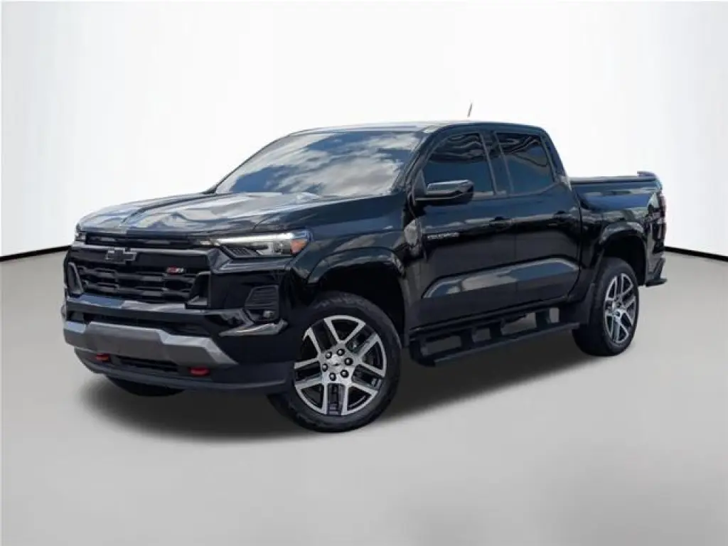Chevrolet Colorado 2023 4x4 Z71 Cabina Crew 4 puertas 5 pies. Caja corta