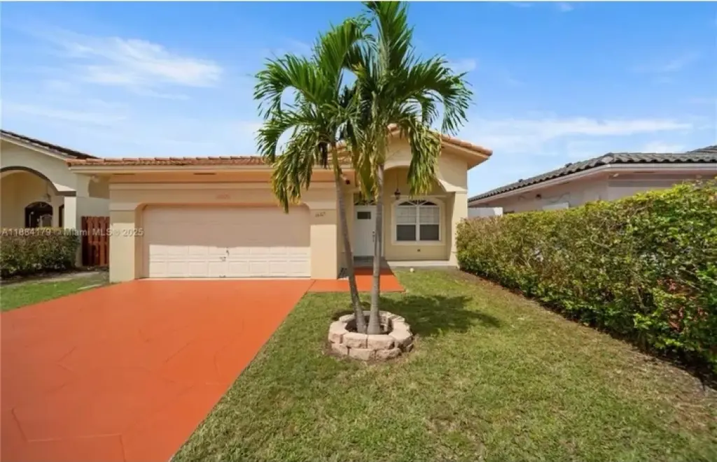 3 Bedroom 2Bath in westchester