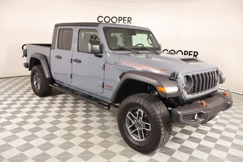 Jeep Gladiator 2024 4x4 Mojave 4 puertas Crew Cab 5.0 pies. SB