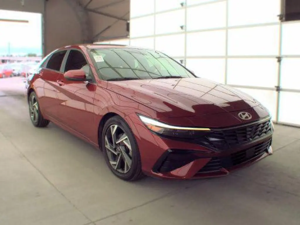 Hyundai ELANTRA 2025 SEL Confort 4p Sedán