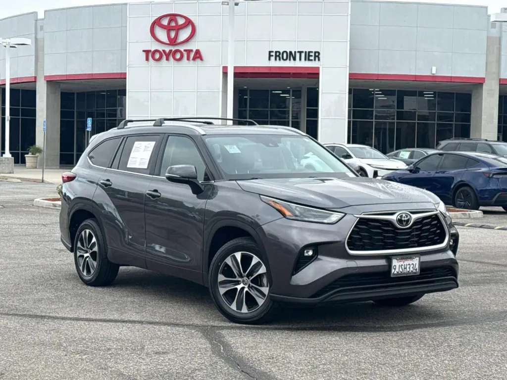 Toyota Highlander 2023 LE 4p SUV