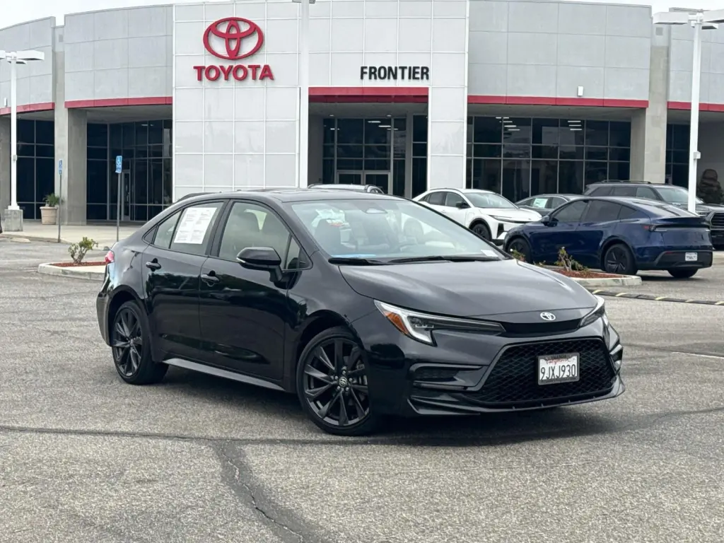 Toyota Corolla 2024 SE 4p Sedan