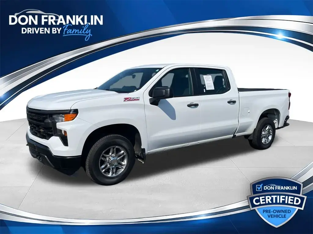 Chevrolet Silverado 1500 2023 4x4 Camión de trabajo Cabina doble 4 puertas 5.8 ft. SB
