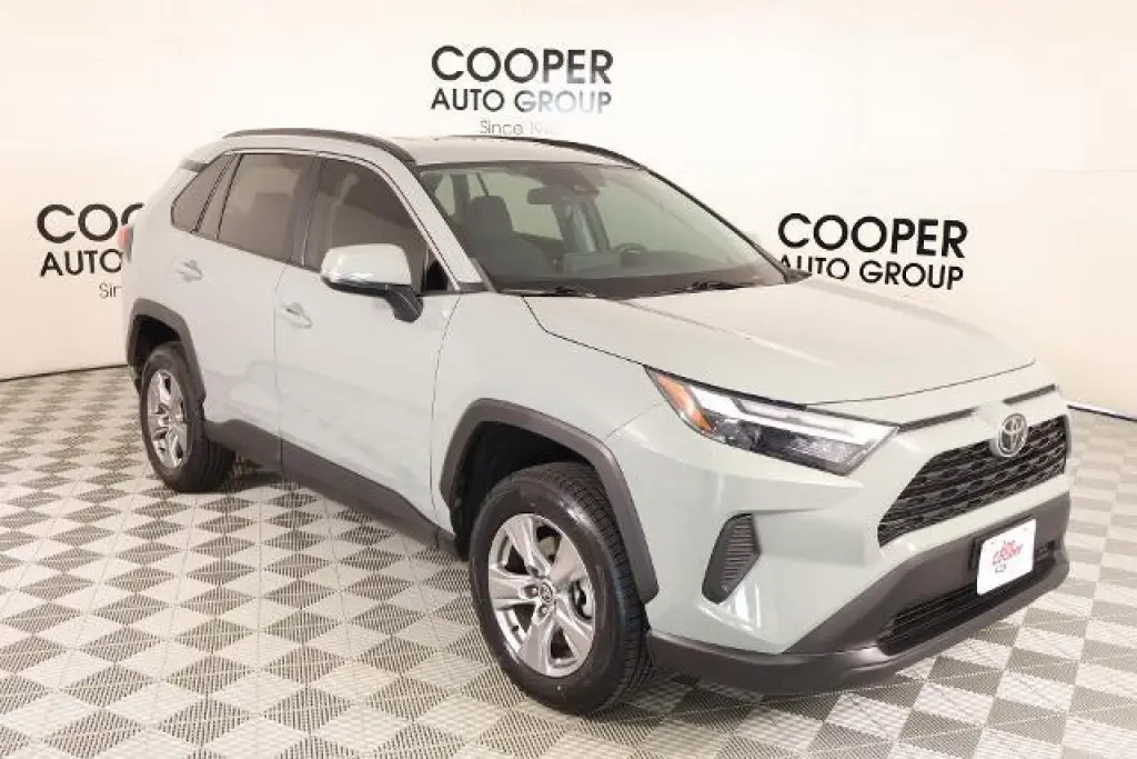 Toyota RAV4 2023 AWD XLE SUV 4 puertas
