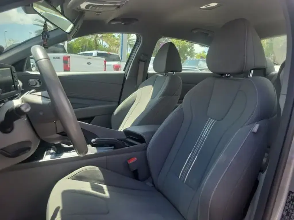Hyundai ELANTRA 2025 SEL Sport 4dr Sedán