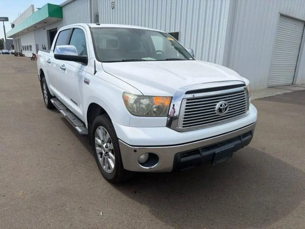 Toyota Tundra 2013 4x2 Platinum 4dr Cabina CrewMax Pickup SB (5.7L V8)