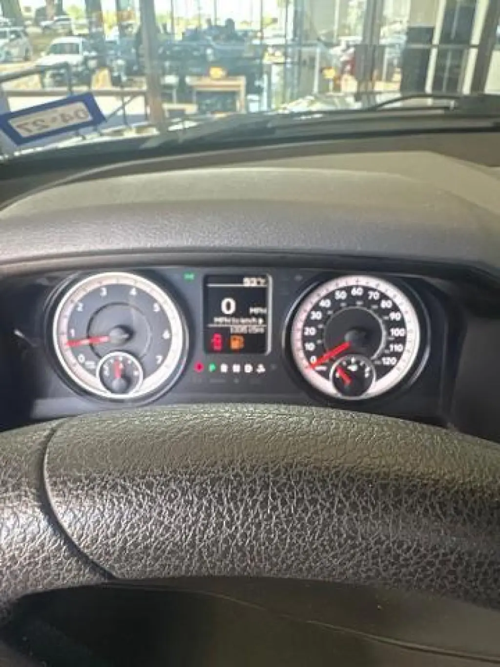 Ram 1500 Clásico 2020 4x4 Tradesman 4p. Cabina Extendida 5.5 pies ST Camioneta