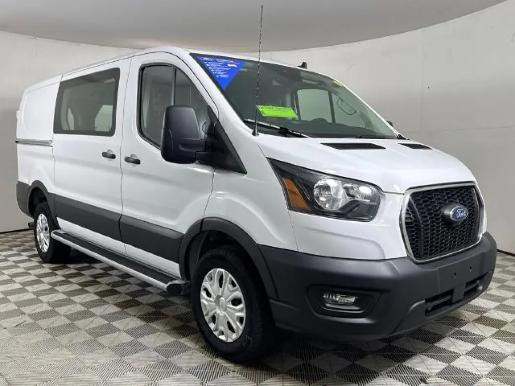 Ford Transit 2025 250 Cargo Van de 3 puertas, batalla larga y techo bajo