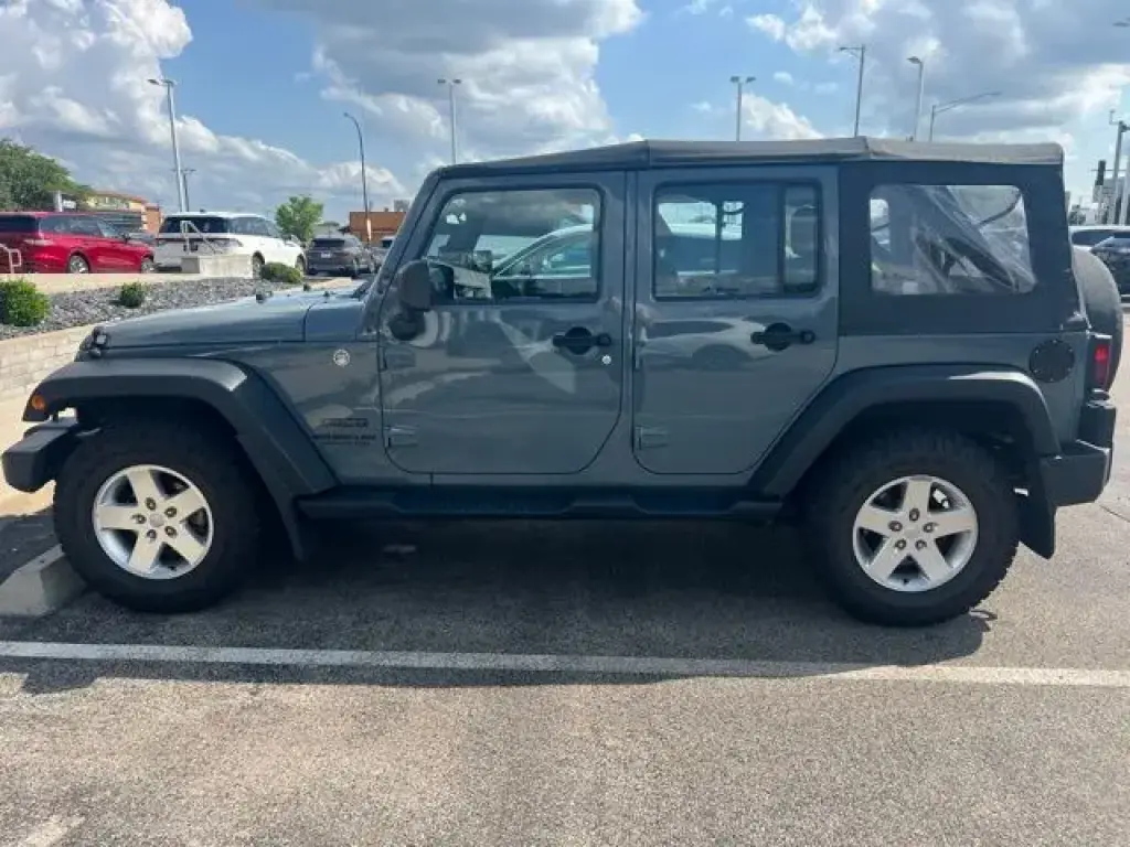 Jeep Wrangler Unlimited 2015 4x4 Sport SUV de 4 puertas