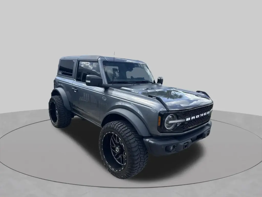Ford Bronco 2023 4x4 Black Diamond Advanced SUV de 2 puertas