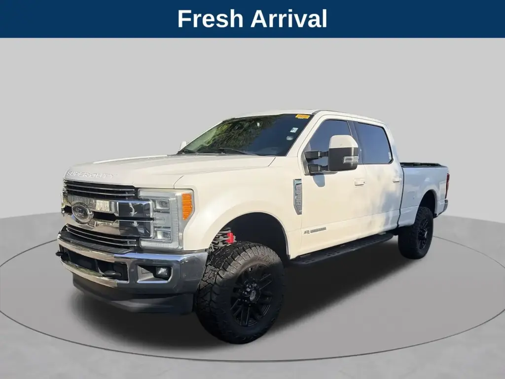 Ford F-250 Super Duty 2017 4x4 Lariat 4 puertas Cabina Crew 6.8 pies SB Pickup