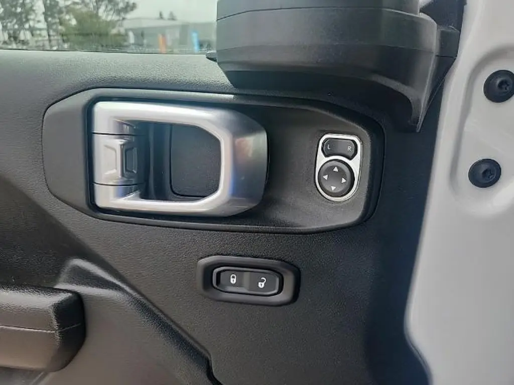 Jeep Wrangler Unlimited 2018 4x4 Sport SUV de 4 puertas (lanzamiento de mitad de año)