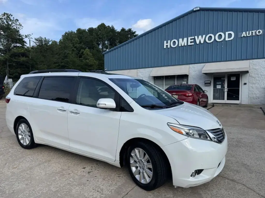 2015 TOYOTA SIENNA
