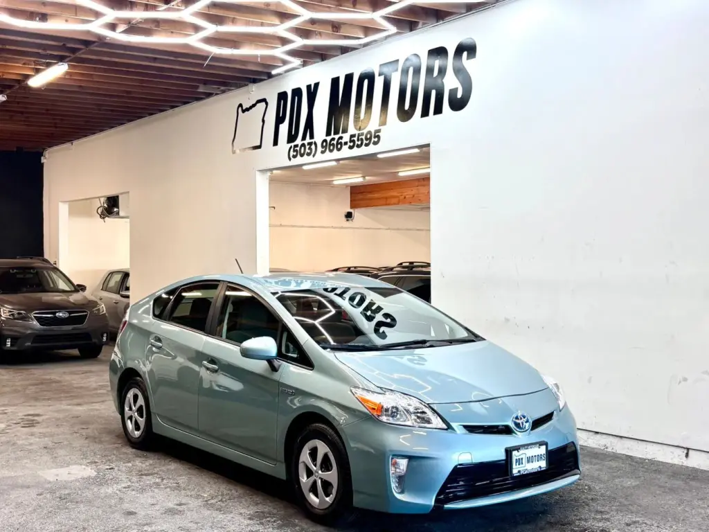 2013 Toyota PRIUS