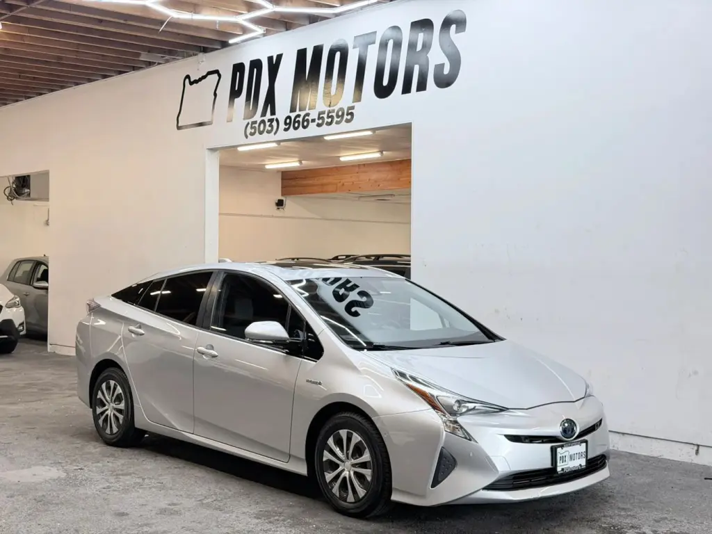 2017 Toyota PRIUS