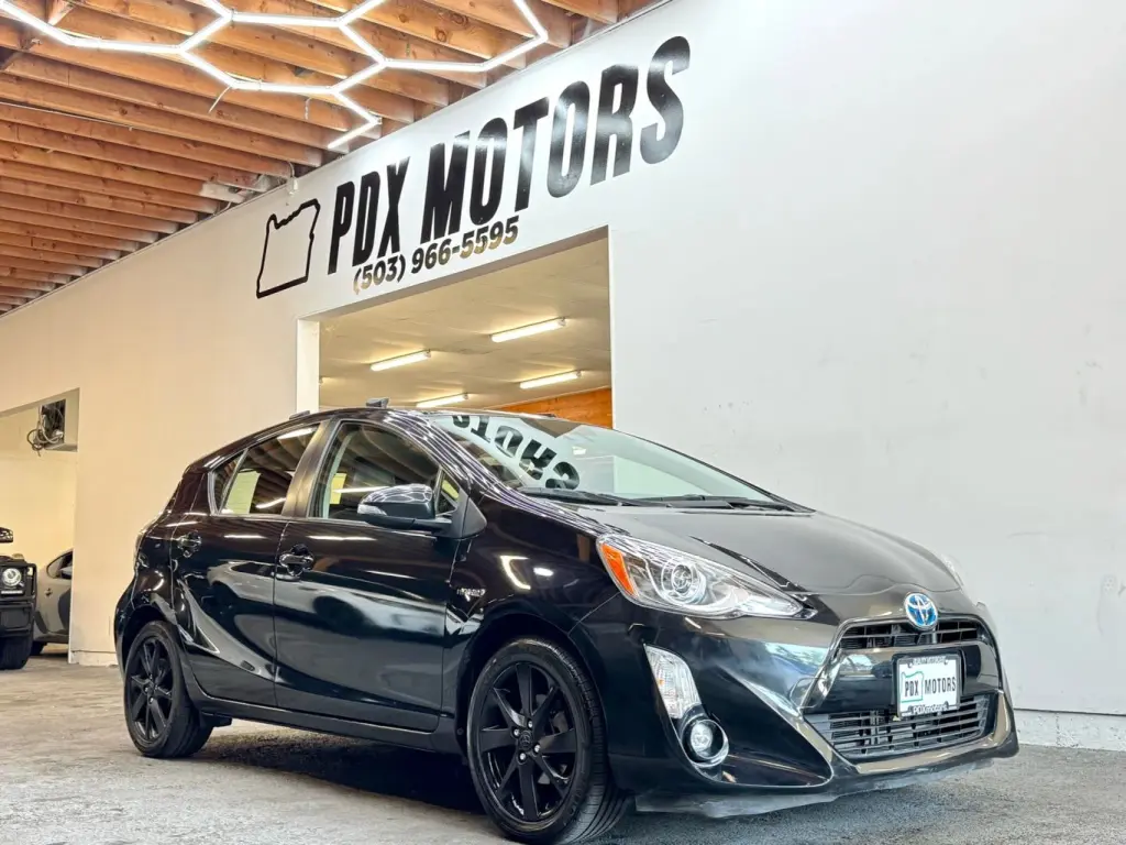 2016 Toyota PRIUS C