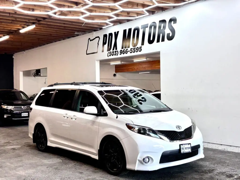 2011 Toyota SIENNA