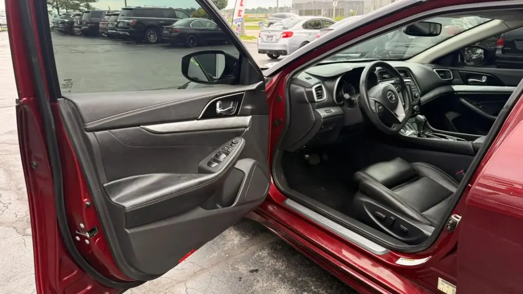 2017 NISSAN MAXIMA