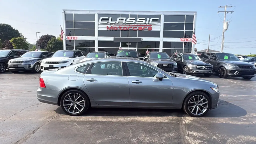 2018 VOLVO S90