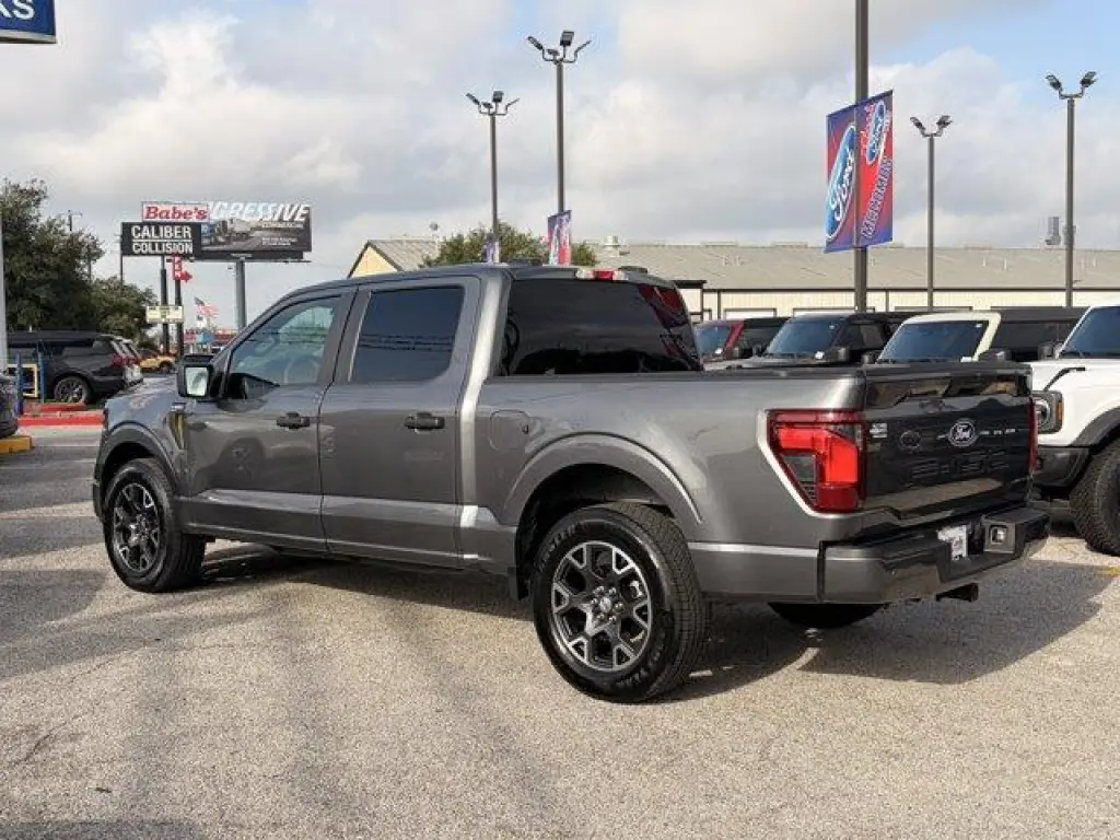 Ford F-150 2025 4x2 STX 4p SuperCrew 5.5 ft. SB