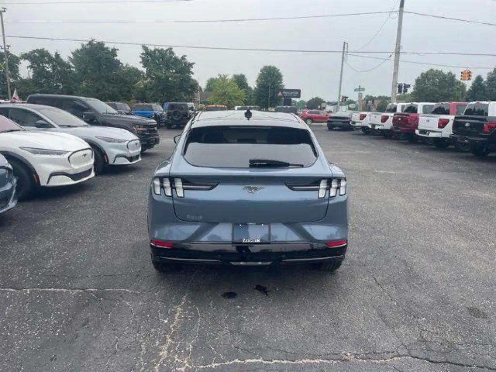 Ford Mustang Mach-E 2023 AWD Premium 4p SUV
