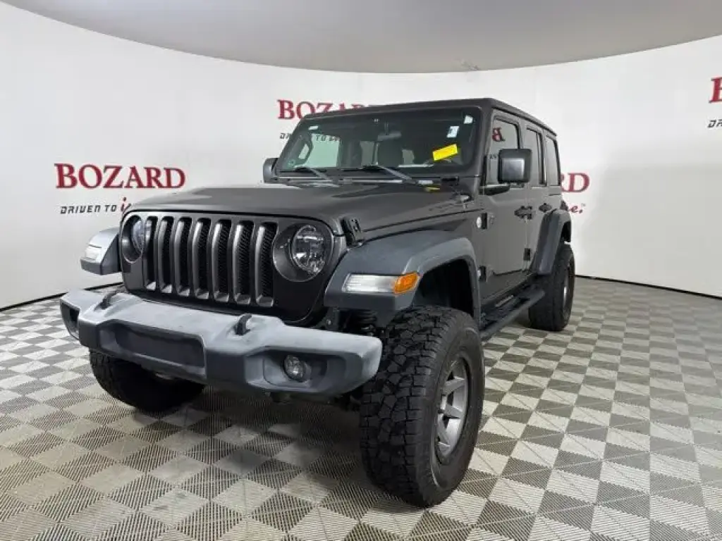 Jeep Wrangler Unlimited 2018 4x4 Sport 4dr SUV (lanzamiento a mitad de año)