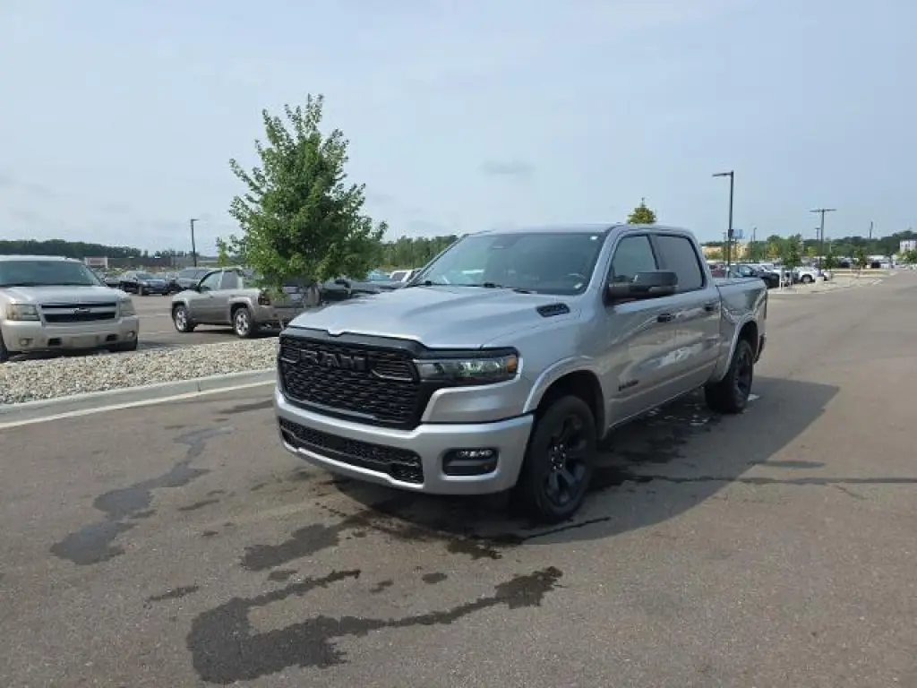 Ram 1500 2025 4x4 Lone Star 4p. Cabina Estándar 5.6 ft. SB Camioneta