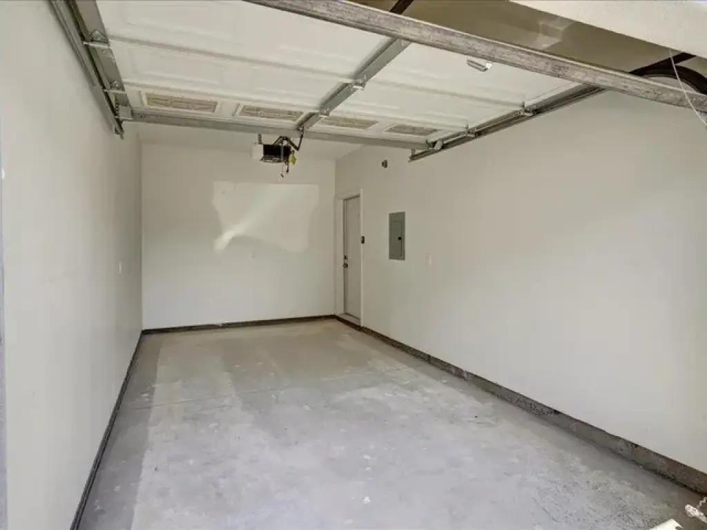 Hemlock Gardens Apartment Home