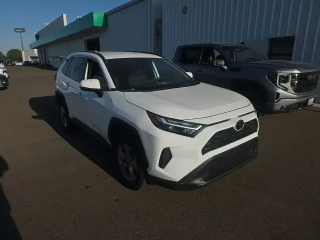 Toyota RAV4 2025 XLE 4p SUV