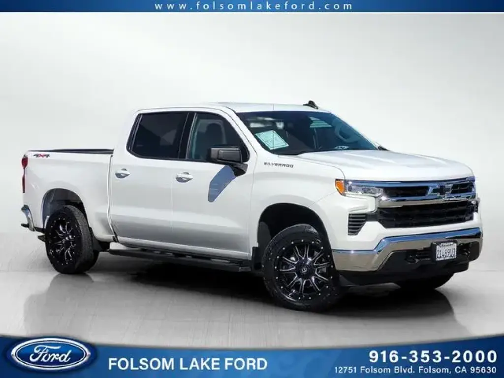 Chevrolet Silverado 1500 2022 4x4 LT Cabina de 4 puertas Crew 5.8 pies ST con 1LT