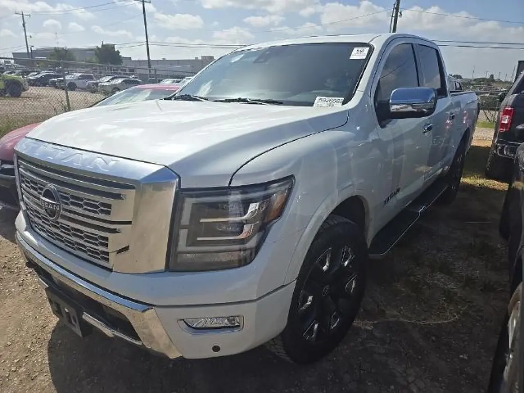 Nissan Titan 2023 4x4 Platinum Reserve 4p Cabina Completa 5.6 ft. CB