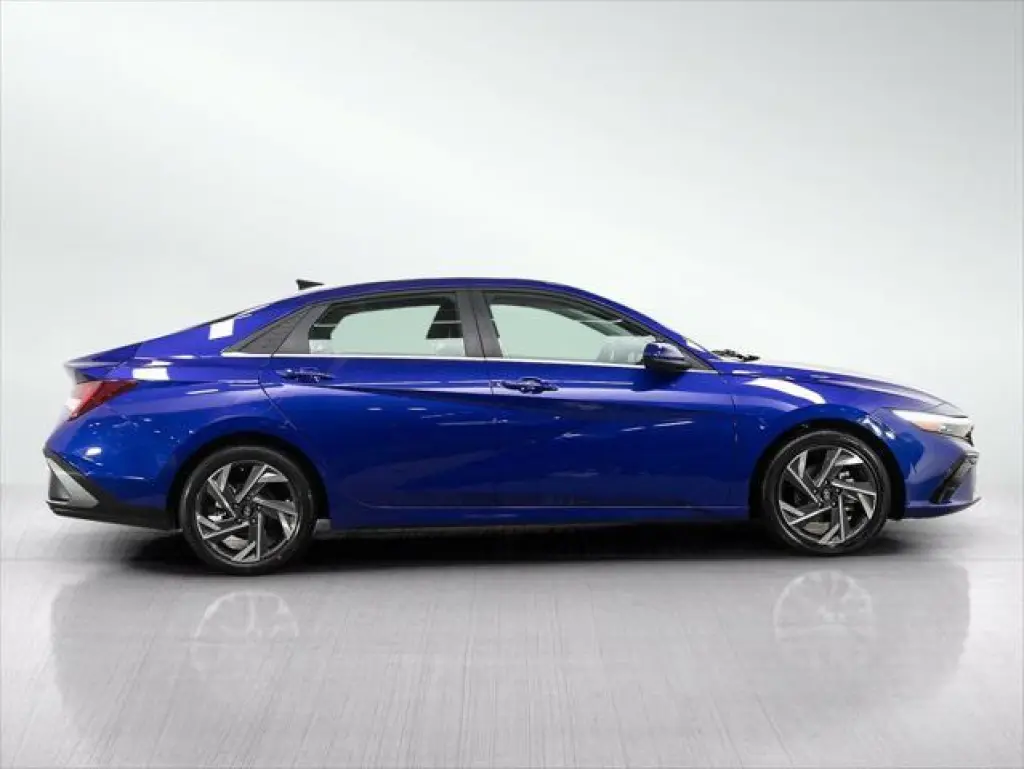 Hyundai ELANTRA 2025 SEL Confort 4p Sedan