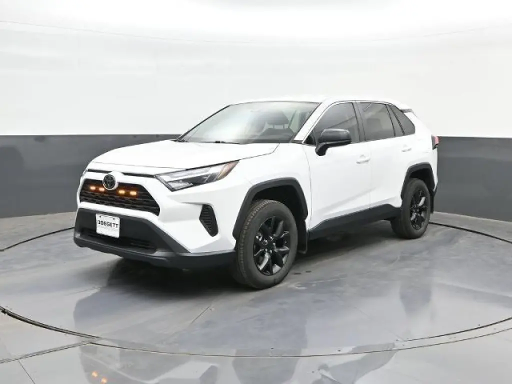 Toyota RAV4 2025 LE 4p SUV