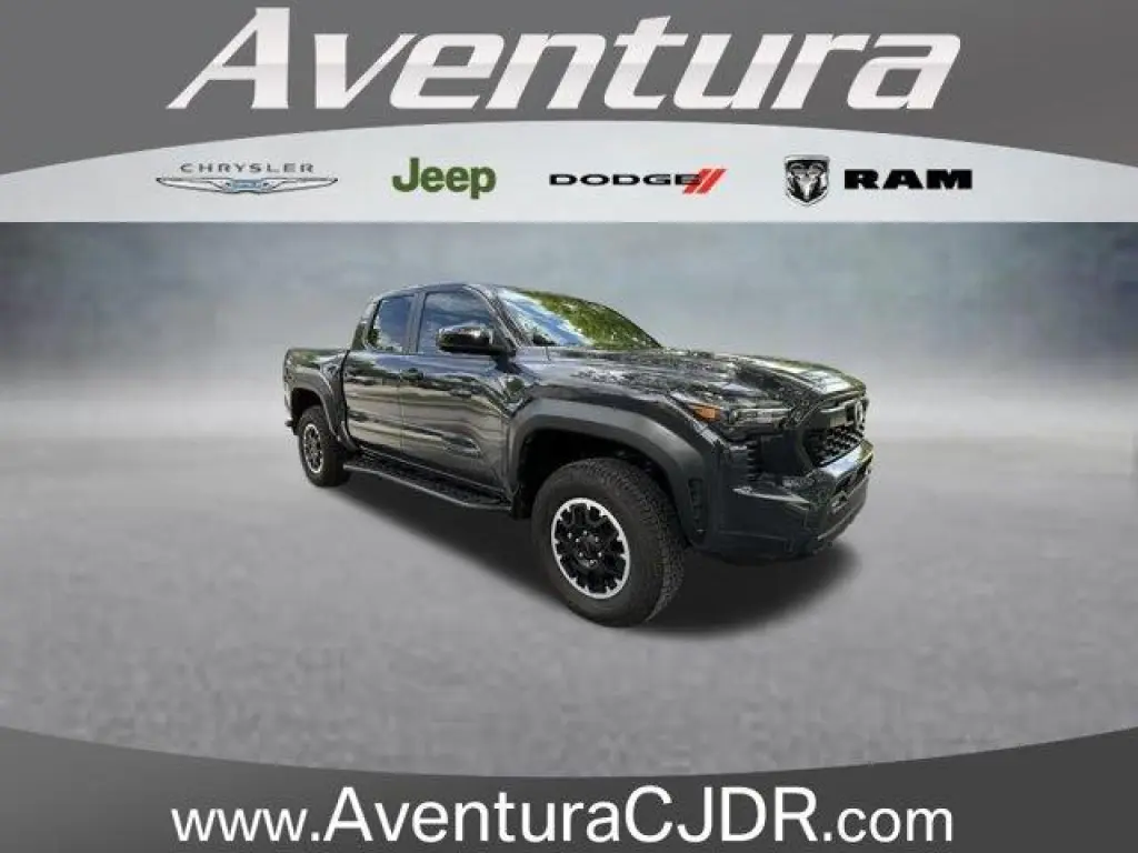 Toyota Tacoma 2024 4x4 TRD Todo Terreno 4p Doble Cabina 5.0 ft SB 8A