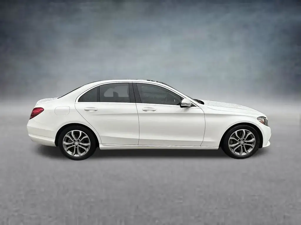 Mercedes-Benz Clase C 2017 C 300 Luxury 4p Sedan