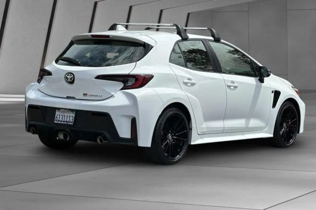 Toyota GR Corolla 2023 AWD Core 4p Hatchback