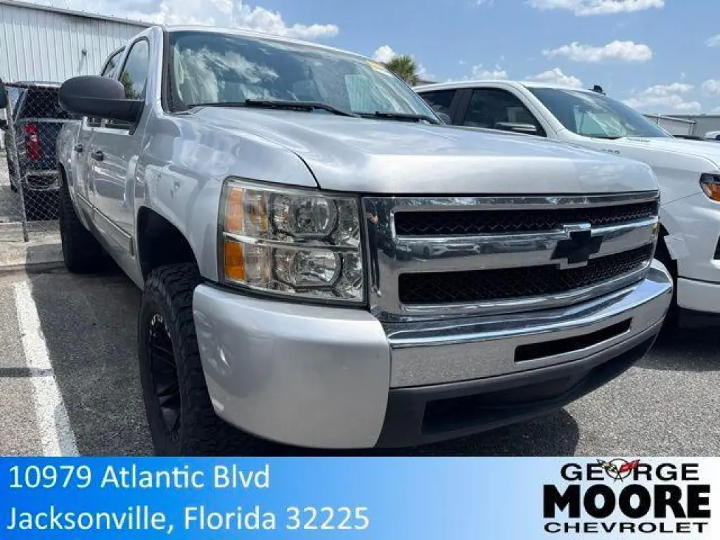 Chevrolet Silverado 1500 2011 4x2 LT 4p. Cabina de Tripulante Estándar 5.8 pies CB