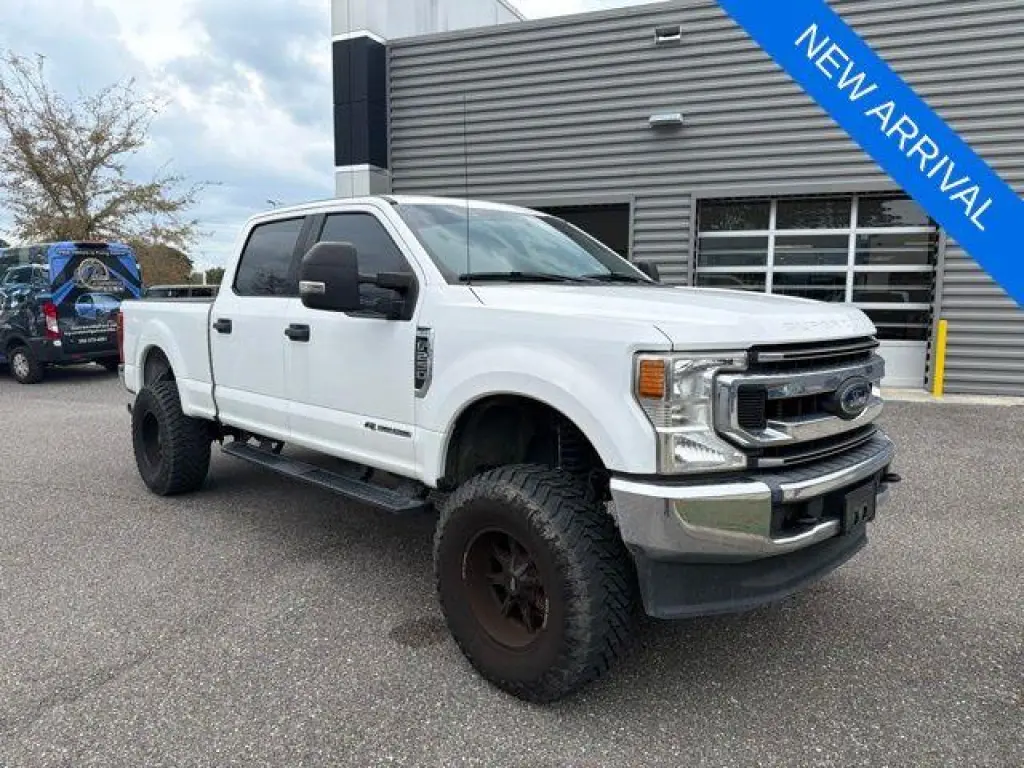 Ford F-250 Super Duty 2020 4x4 King Ranch 4p Crew Cab Cabina Extendida 6.8 pies LT Camioneta