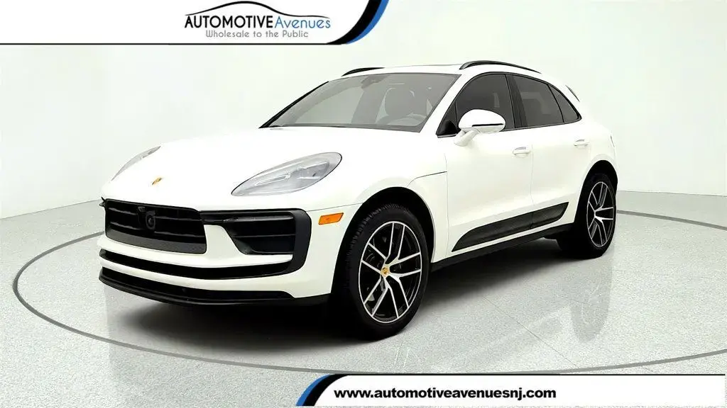 Porsche Macan 2024 AWD T 4p SUV