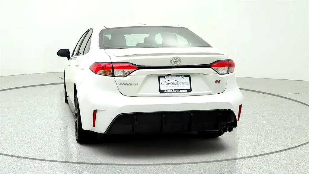 Toyota Corolla 2024 SE 4p Sedan