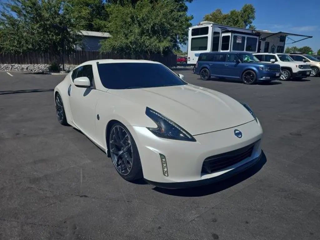 Nissan 370Z 2014 Base 2dr Coupe 6M