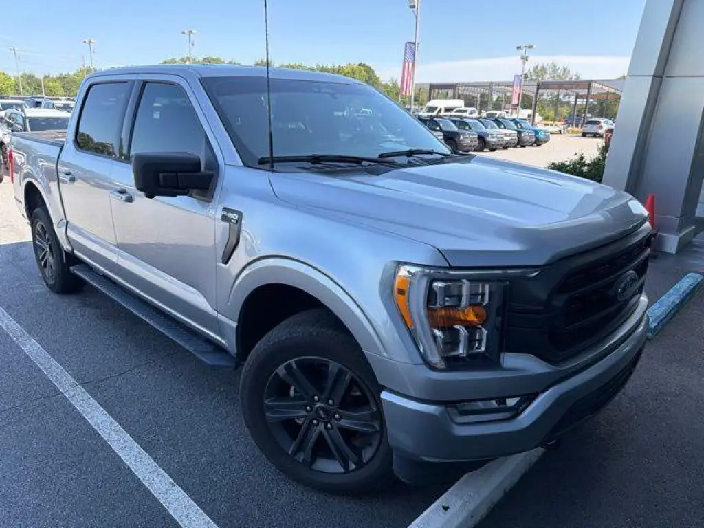Ford F-150 2023 4x4 XLT 4p SuperCrew 5.5 ft. SB