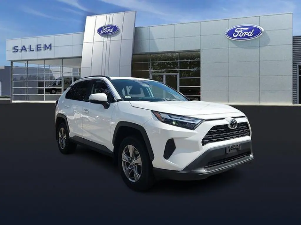 Toyota RAV4 2024 AWD XLE 4dr SUV