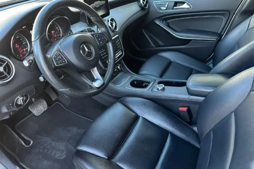 Mercedes-Benz GLA 2018 GLA 250 4p SUV