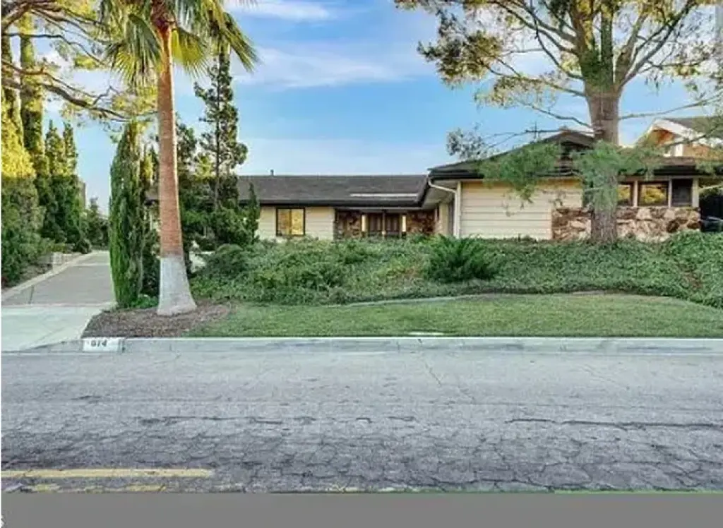 UPDATED SINGLE FAMILY HOME -