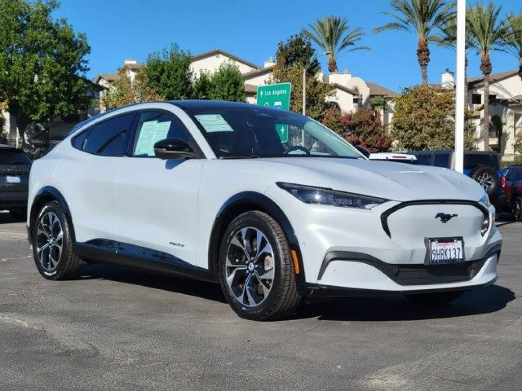 Ford Mustang Mach-E 2023 Premium 4p SUV
