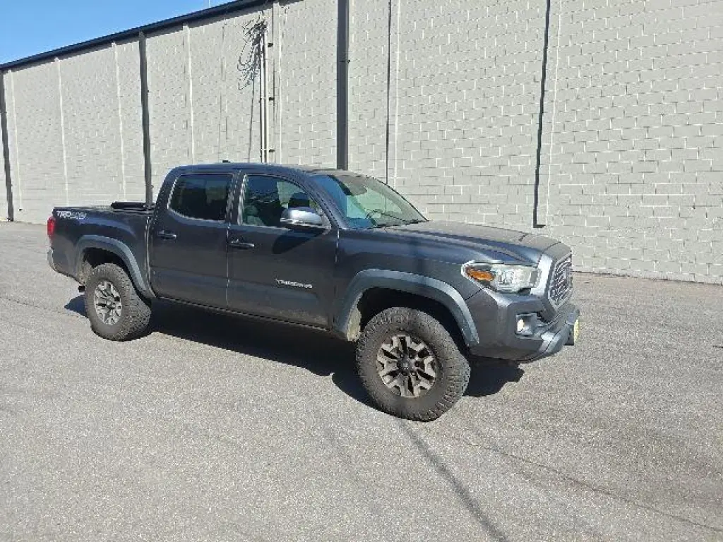 Toyota Tacoma 2019 4x4 TRD Todo Terreno 4p Doble Cabina 5.0 ft SB 6M