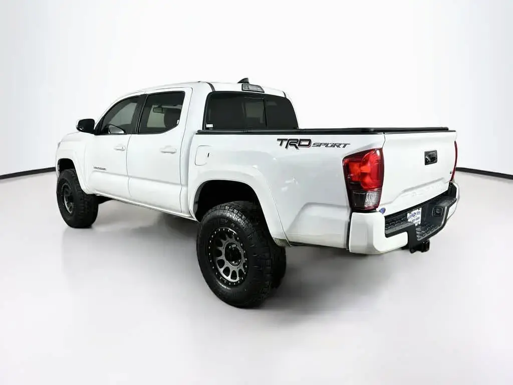 Toyota Tacoma 2017 4x2 TRD Sport 4p Doble Cabina 5.0 ft SB