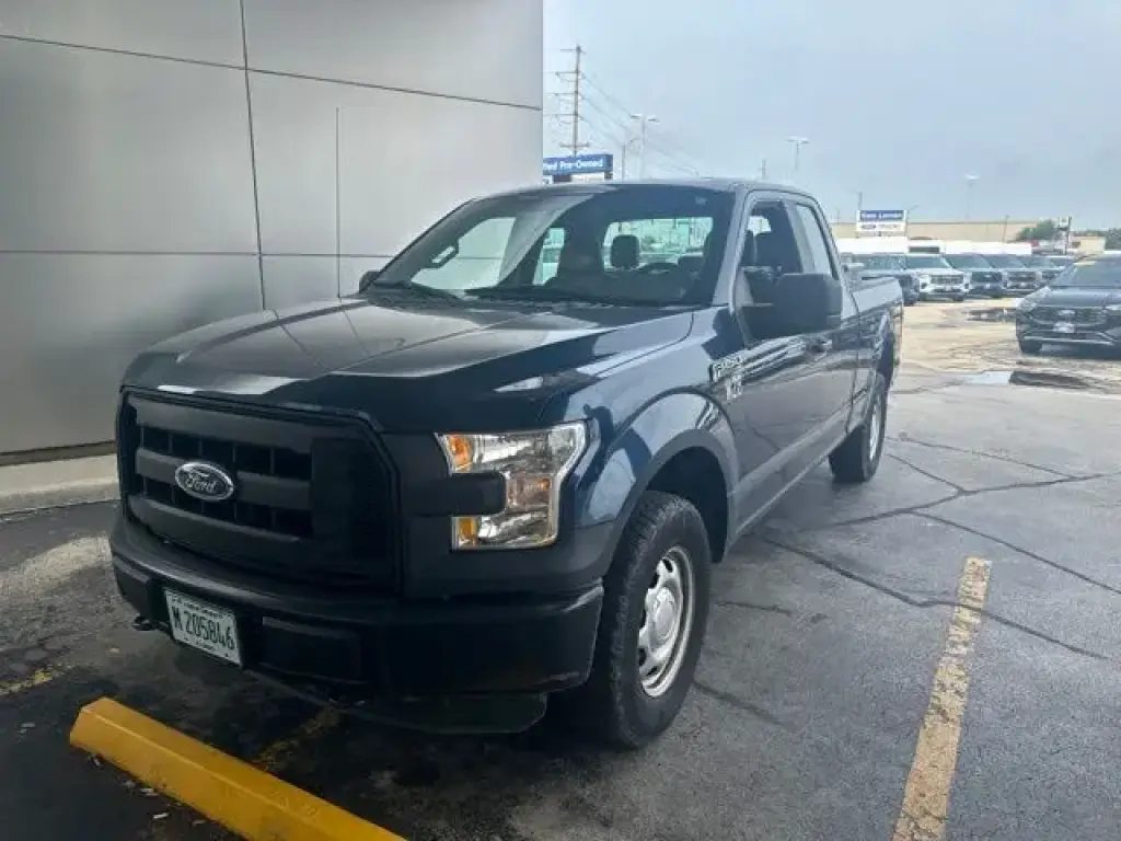 Ford F-150 2015 4x4 XL SuperCab de 4 puertas y caja larga de 8 pies